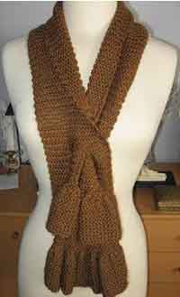 Ruffled Keyhole Scarf