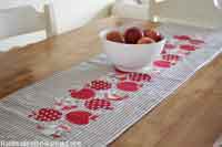 Apple Table Runner