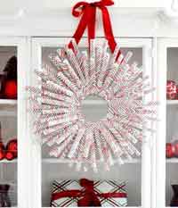 DIY Wrapping Paper Wreath