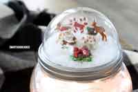 DIY Mason Jar Lid Snow Globe
